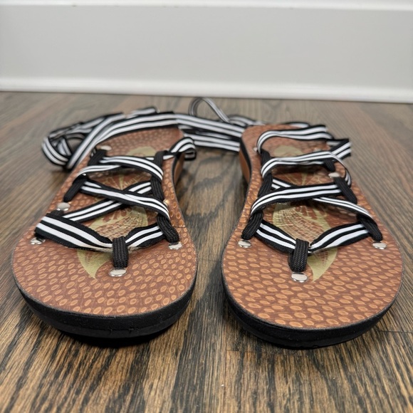 Mohop Ribbon wedge sandals size 9 - Picture 3 of 6